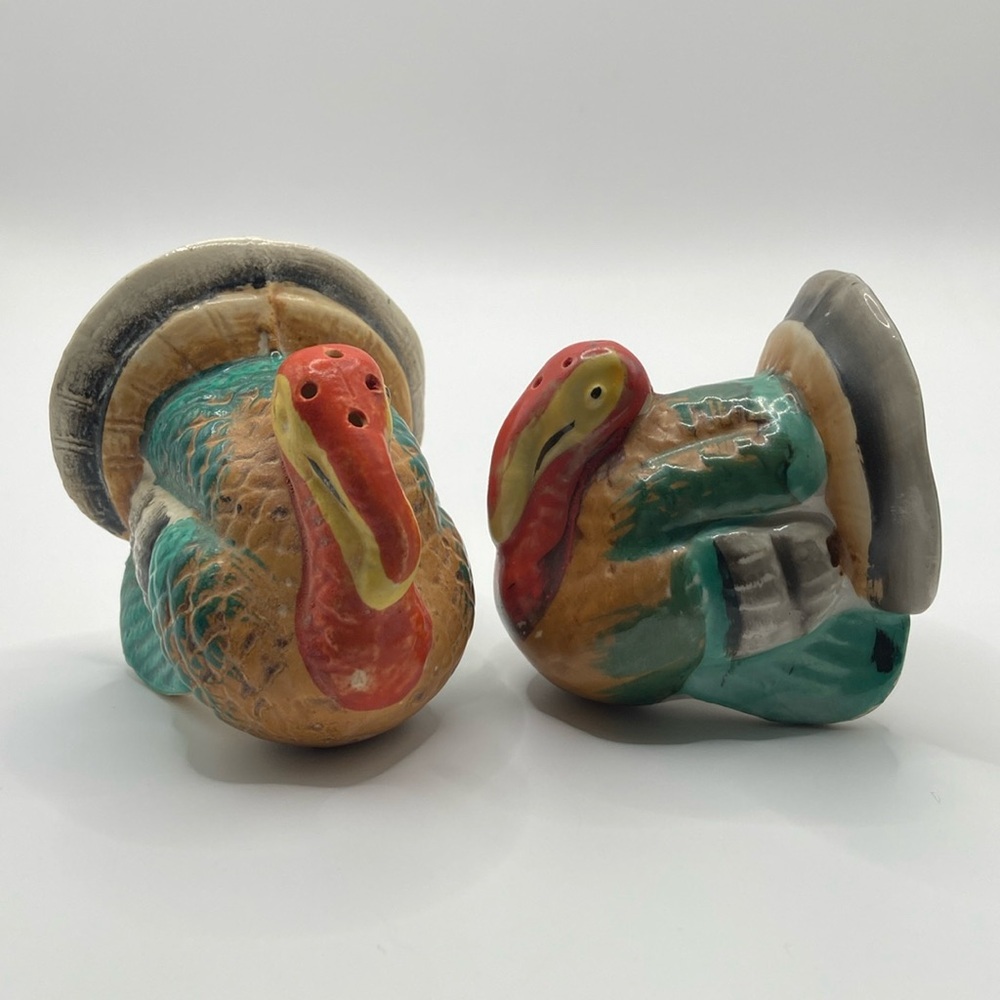 Vintage Hand Painted Ceramic Tom Turkeys Salt Pepper Shakers Set
